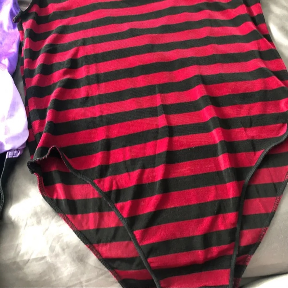 VINTAGE | 2 One piece Swimsuits 🩱 - Picture 3 of 5